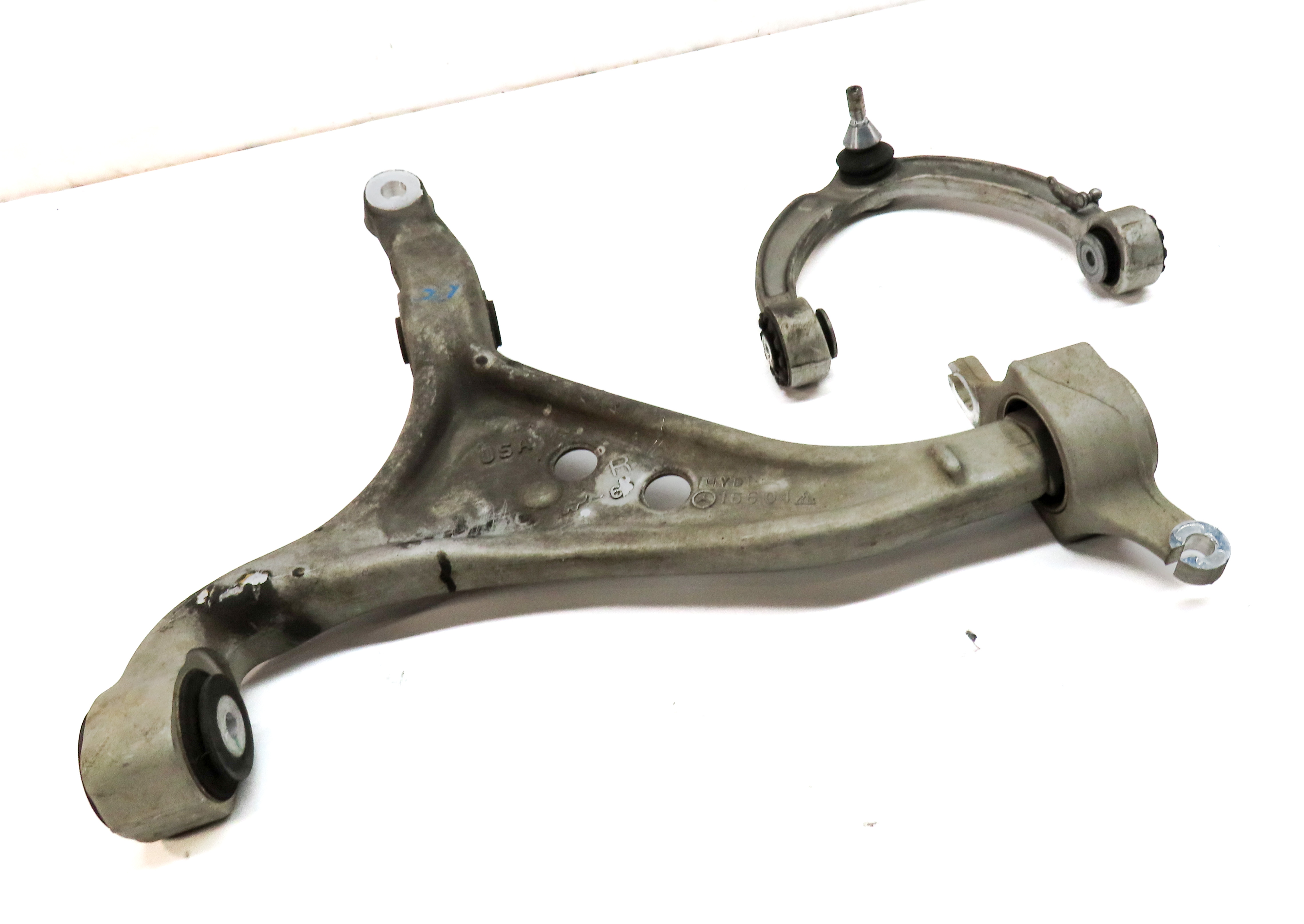 13-19 MB GL350 GL450 GL550 ML350 W166 X166 RIGHT FRONT LOWER CONTROL ARM SET/2 — exact item pictured